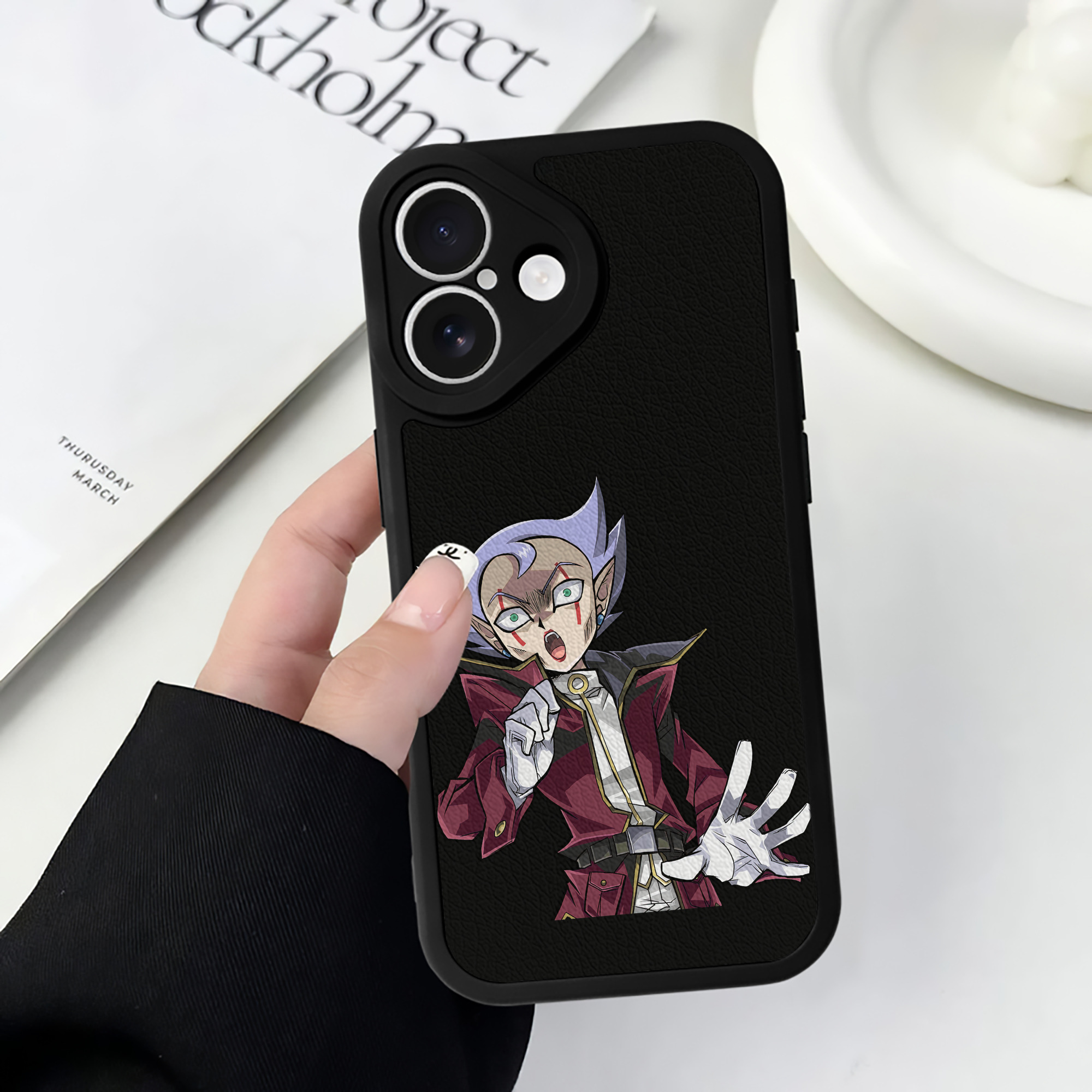 （画像用） 遊☆戯☆王 Yu-Gi-Oh! 【iPhone 16シリーズ対応】シリコンスマホケース（レザー調） 材質：シリコン